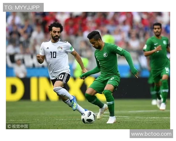 南京足球队在亚运会中的耐力表现值得称赞展现出顽强拼搏精神与团队协作能力