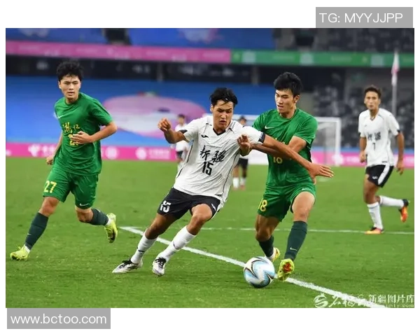 新疆足球明星阵容全解析及精彩瞬间图片展示