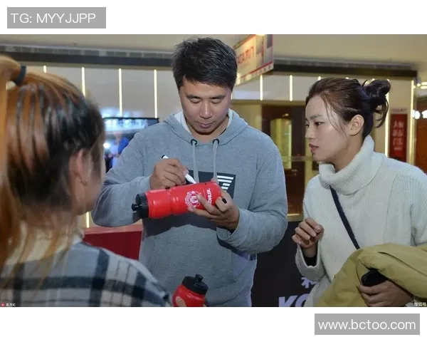 沈阳足球明星重返故乡引发球迷热烈追捧与期待 沈阳足球明星重返故乡引发球迷热烈追捧与期待